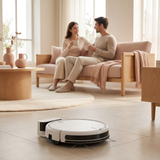 Robot aspirateur laveur connecté SmartSweep Vocal dans un salon, moment détente