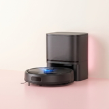 Robot aspirateur laveur SmartSweep Pro sur sa station tout-en-un All-in-Home